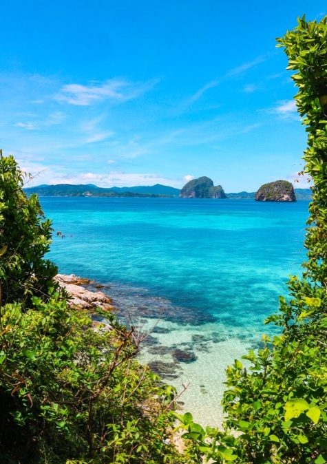 Snake Island- an island surrounded by shallow blue waters and a sandbank connecting to another island. A short hike to the hilltop provided a beautiful view overlooking the sandbank and crystal clear waters. 